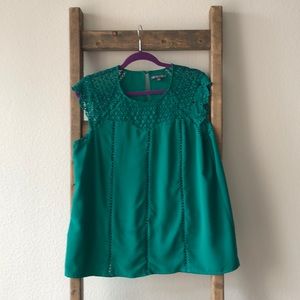 Women’s XL sleeveless kelly green lace blouse